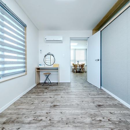 Jeju Hada Pension Согвипхо Экстерьер фото