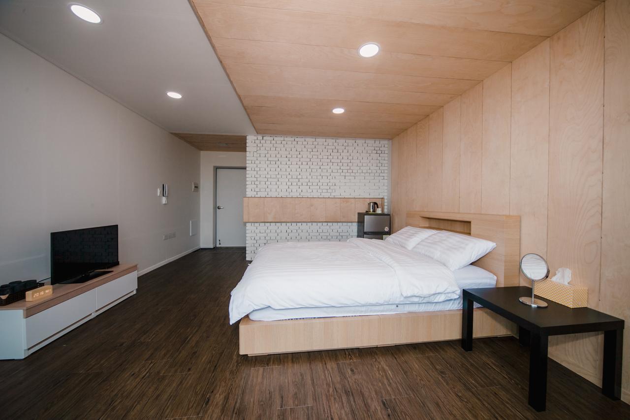 Jeju Hada Pension Согвипхо Экстерьер фото