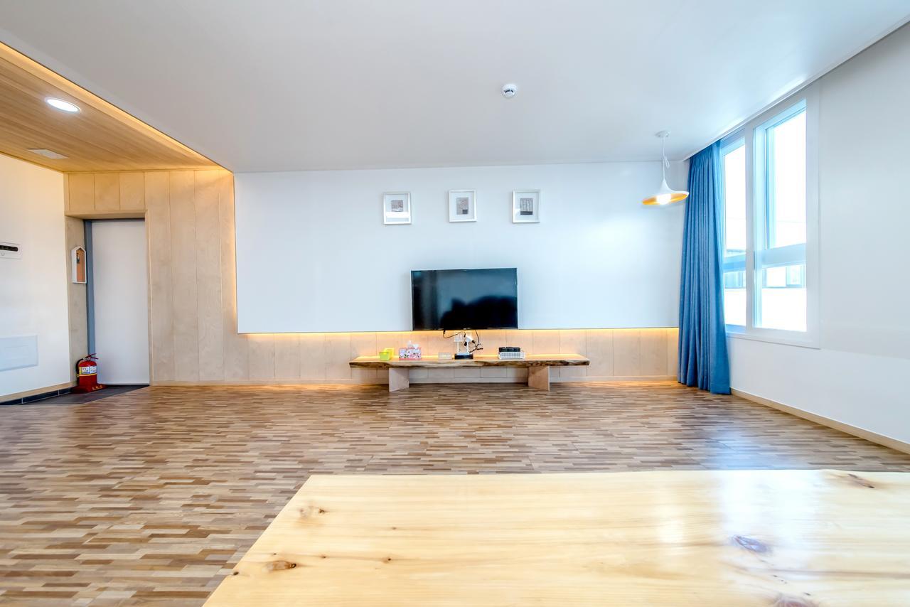 Jeju Hada Pension Согвипхо Экстерьер фото