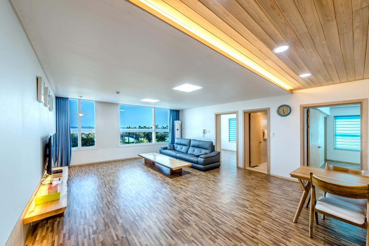 Jeju Hada Pension Согвипхо Экстерьер фото